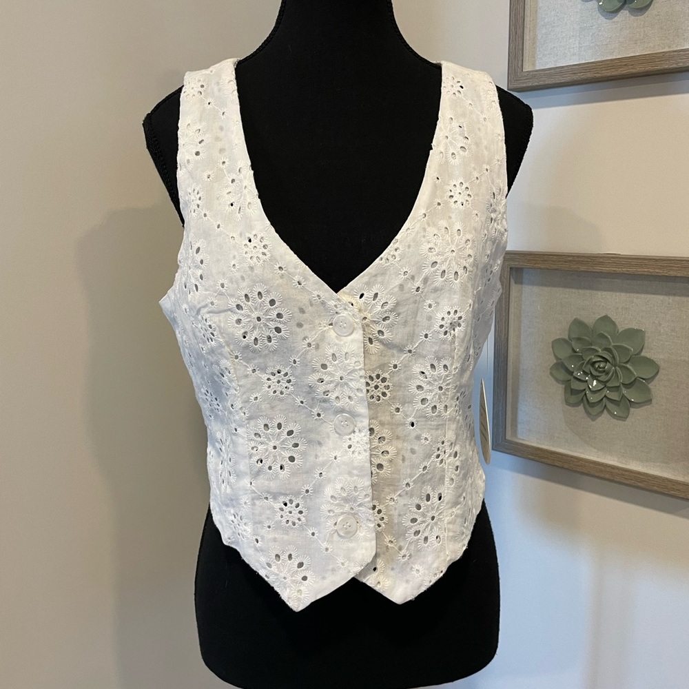 Passport White Embroidered Floral Eyelet Button-Up Cotton Vest NWT!
